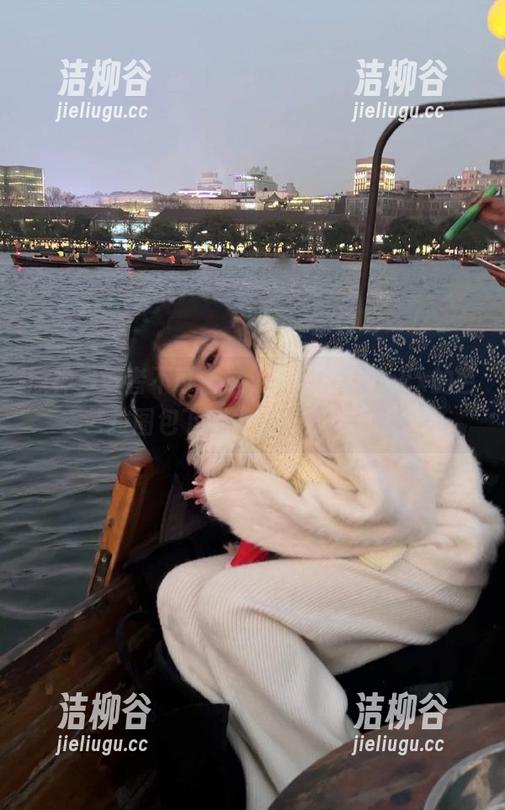 原神爱好者不可错过，Joyce Lin2x的芭芭拉图包下载地址已发布！.txt